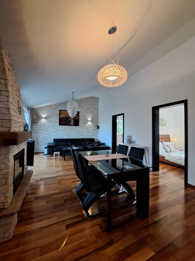 Apartments Villa Sotlar With Pool Umag Luaran gambar