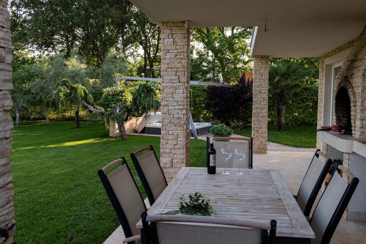 Apartments Villa Sotlar With Pool Umag Luaran gambar