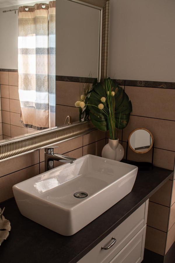 Apartments Villa Sotlar With Pool Umag Luaran gambar